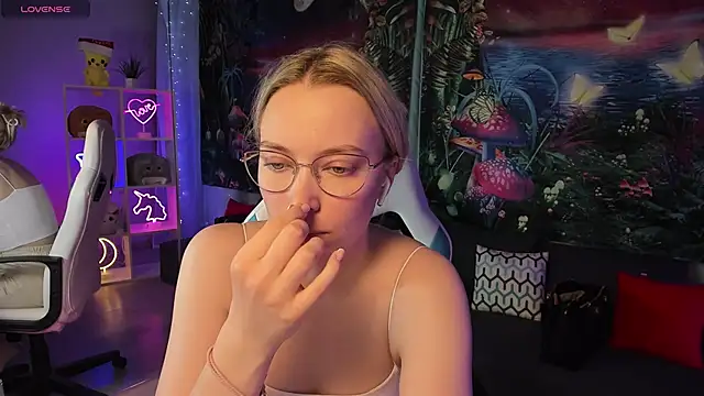 Snapshot of TiffanyBatson chatting on 20, 3, 2025 TiffanyBatson online show from 20, 3, 2025