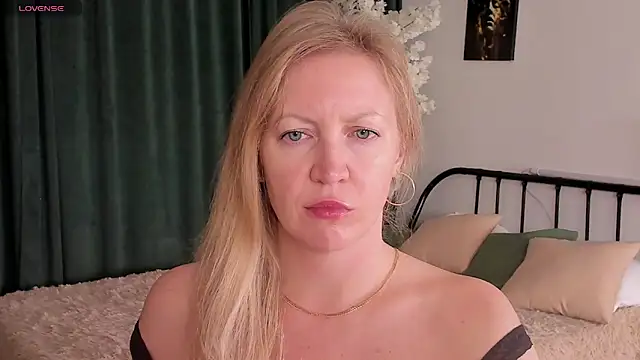 sugamomy online show from 11, 10, 2025