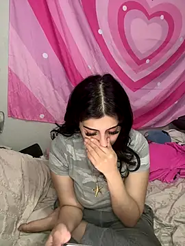 ThickerThanYoBitch online show from 27, 9, 2025