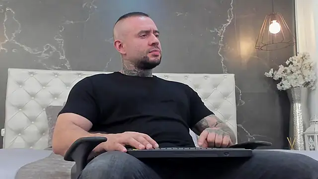 BruceDallas online show from 2, 3, 2025