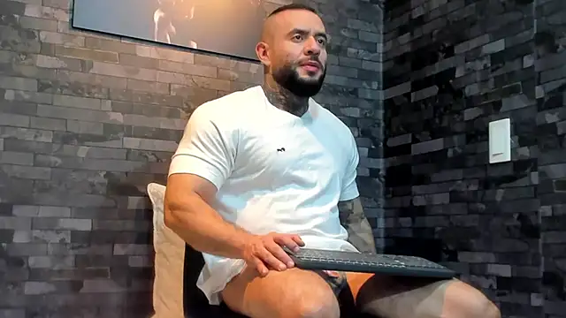 BruceDallas online show from 23, 7, 2026