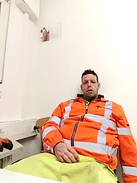 Knuffelstaaf123 online show from 6, 1, 2026