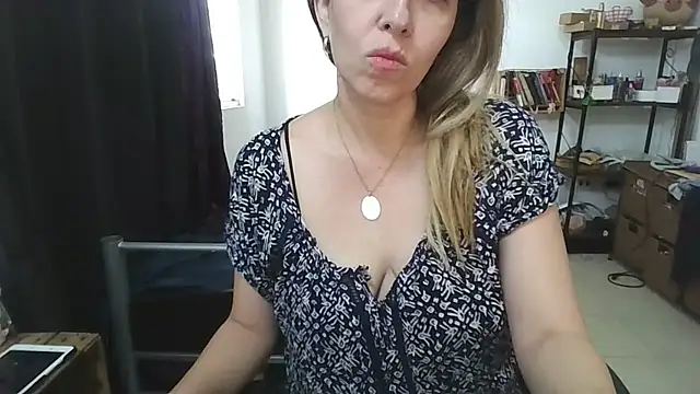 Snapshot of charlott_ponce chatting on 13, 7, 2026 charlott ponce online show from 13, 7, 2026