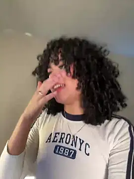 Lianh Benett online show from 15, 12, 2024