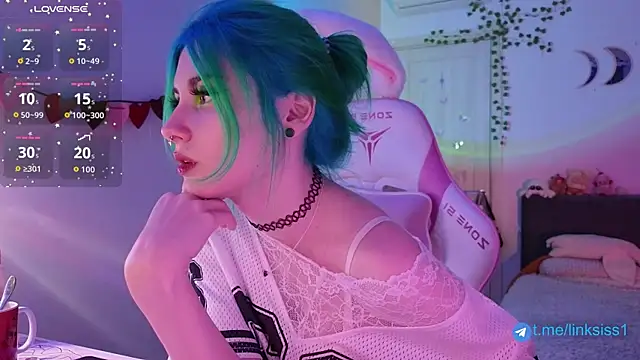 twicewetgirl online show from 10, 5, 2026