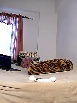 Snapshot of Bella045 chatting on 12, 3, 2025 Bella045 online show from 12, 3, 2025