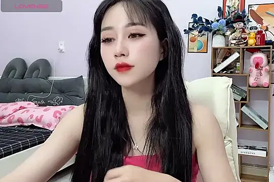 Snapshot of _LLisa_ chatting on 19, 12, 2024 LLisa online show from 19, 12, 2024