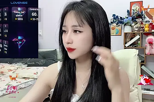 Snapshot of _LLisa_ chatting on 23, 12, 2024 LLisa online show from 23, 12, 2024