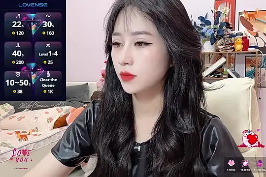 Snapshot of _LLisa_ chatting on 6, 1, 2025 LLisa online show from 6, 1, 2025