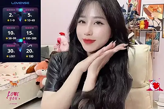 Snapshot of _LLisa_ chatting on 7, 1, 2025 LLisa online show from 7, 1, 2025