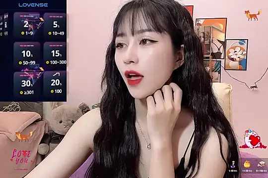 Snapshot of _LLisa_ chatting on 11, 3, 2025 LLisa online show from 11, 3, 2025