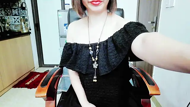 Snapshot of Miu-Le chatting on 16, 11, 2025 Miu-Le online show from 16, 11, 2025