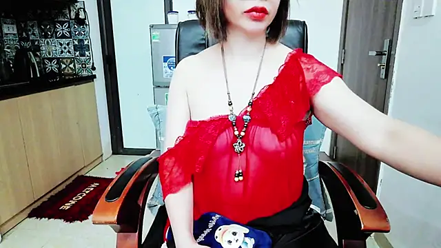 Snapshot of Miu-Le chatting on 22, 11, 2025 Miu-Le online show from 22, 11, 2025