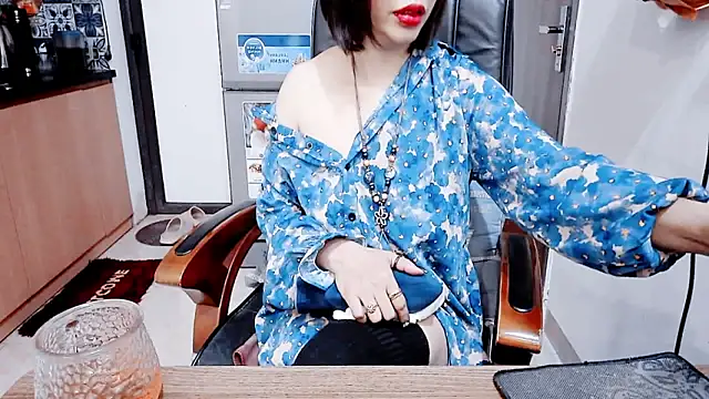 Snapshot of Miu-Le chatting on 10, 2, 2026 Miu-Le online show from 10, 2, 2026