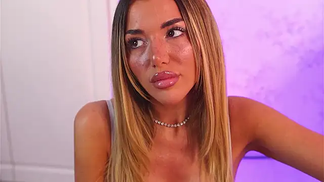 ClaraHazel online show from 19, 11, 2025