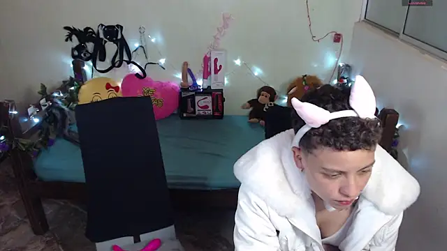 01antoniafranco online show from 12, 2, 2025