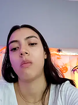 Julie Bennet online show from 23, 10, 2025