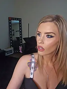 ellieconradxo online show from 4, 6, 2026