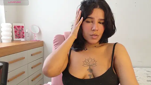 ninapego online show from 26, 11, 2025