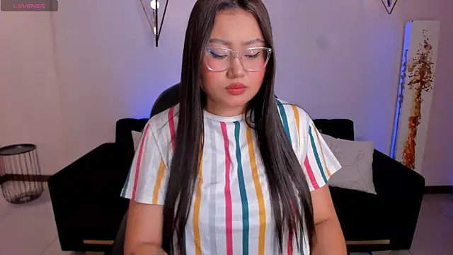 AmberLewis  online show from 5, 3, 2025