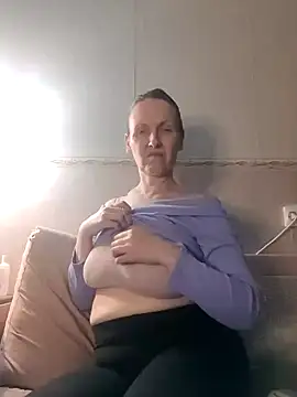 Evelina cute online show from 14, 1, 2025