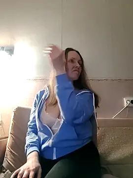 Evelina cute online show from 6, 3, 2025