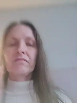 Evelina cute online show from 10, 3, 2025