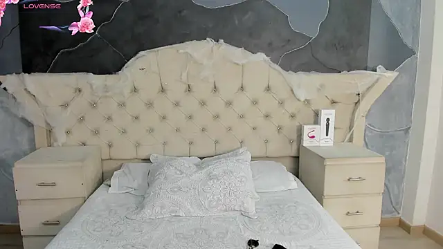 AmberGreyy  online show from 17, 10, 2025