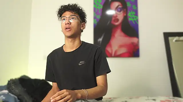 harrytwink18 online show from 5, 12, 2024