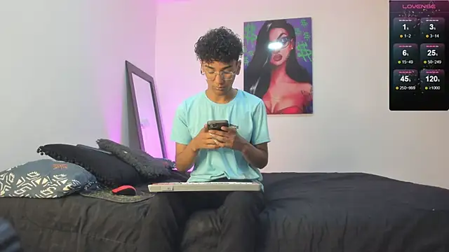 harrytwink18 online show from 28, 2, 2025