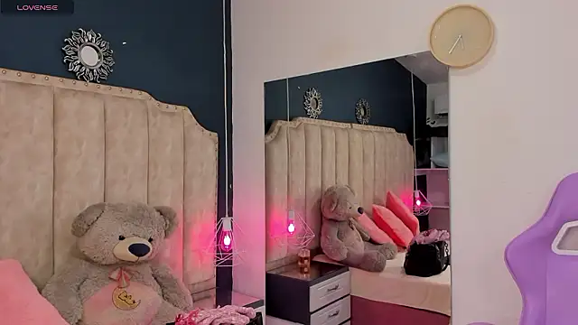 IsabellaBromsS online show from 8, 12, 2024