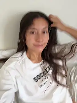 HelennaMoon  online show from 18, 4, 2026