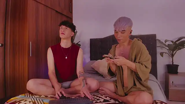 2gays 1Str8 online show from 1, 12, 2024