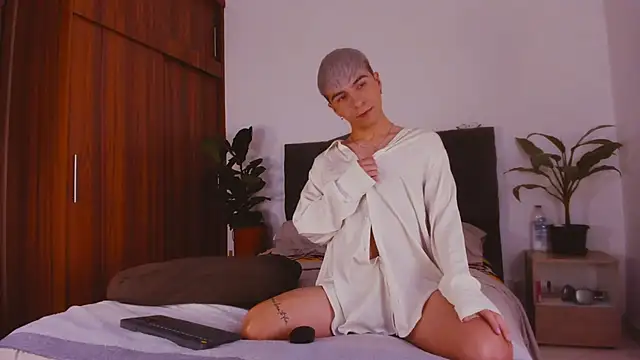 2gays 1Str8 online show from 31, 1, 2025