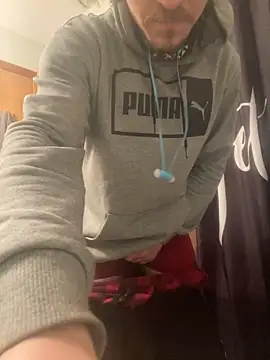 Lilsmokeshow017 online show from 4, 2, 2025