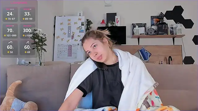 Girl alone home online show from 17, 10, 2025