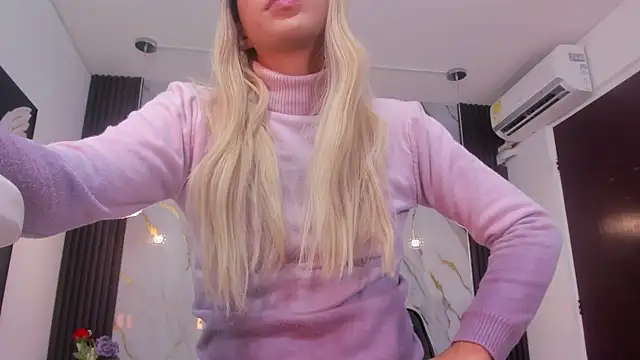 Tiff Valentine online show from 2, 2, 2025