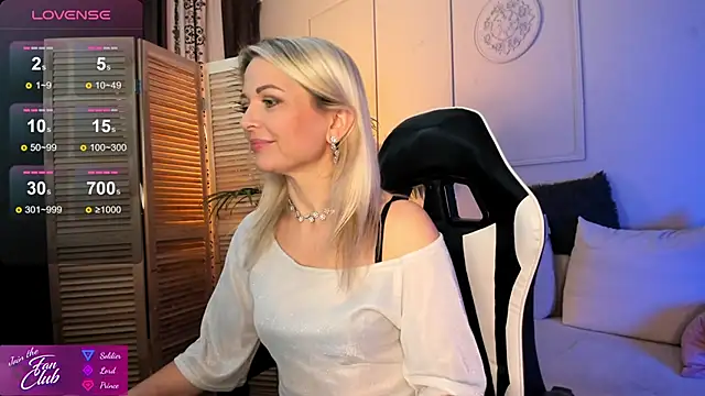 Gloria Lovely online show from 12, 12, 2024