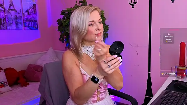 Gloria Lovely online show from 21, 7, 2026