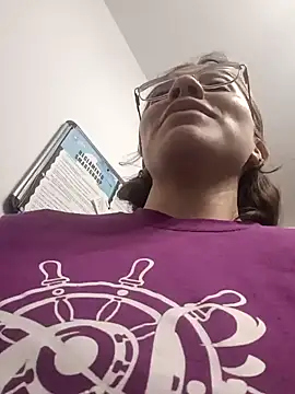 Snapshot of karlamorris_ chatting on 4, 1, 2025 karlamorris online show from 4, 1, 2025