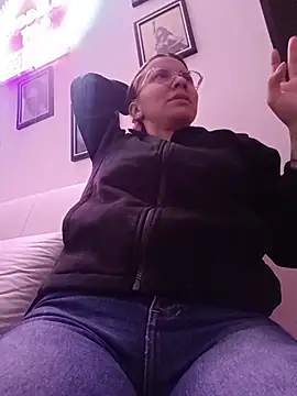 karlamorris  online show from 10, 11, 2025