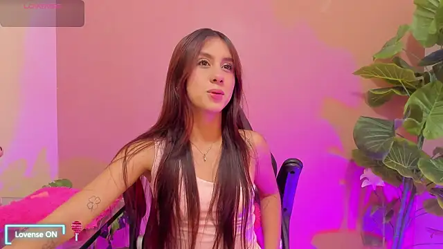 Snapshot of AlanaJones1 chatting on 13, 3, 2025 AlanaJones1 online show from 13, 3, 2025