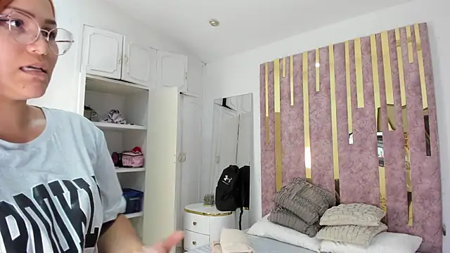 LeahxBarker online show from 17, 3, 2025