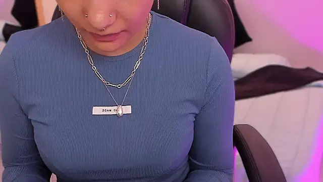 renee shelby  online show from 8, 4, 2026