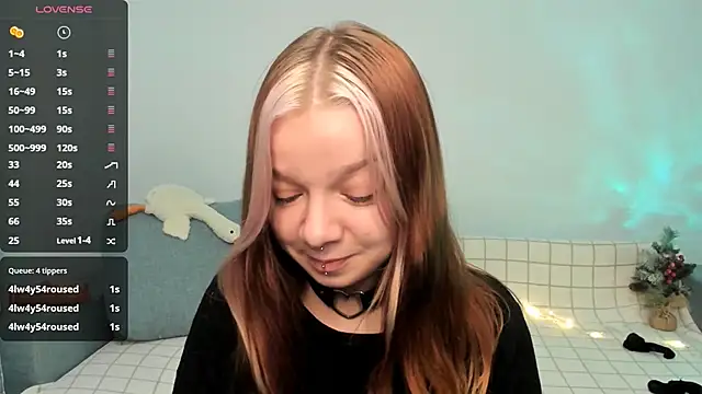 crystal lilith online show from 10, 12, 2024