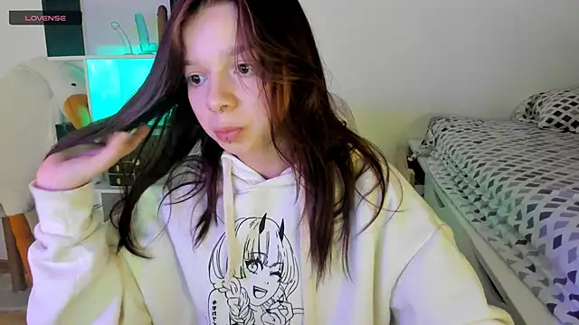 crystal lilith online show from 22, 2, 2025