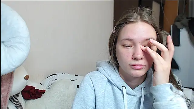 leila bambi  online show from 24, 12, 2024