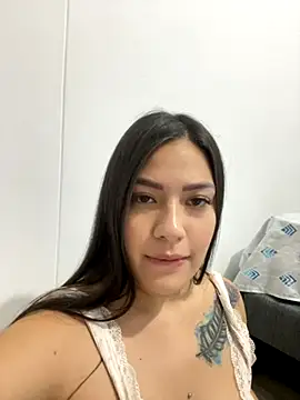 Latina vanessa online show from 24, 10, 2025