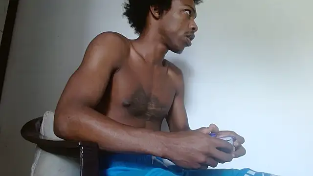 Snapshot of Larry-n-clouds chatting on 4, 2, 2026 Larry-n-clouds online show from 4, 2, 2026