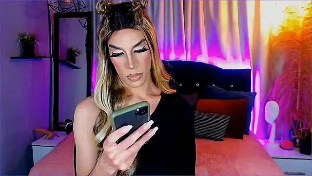 camila hootie online show from 22, 12, 2024